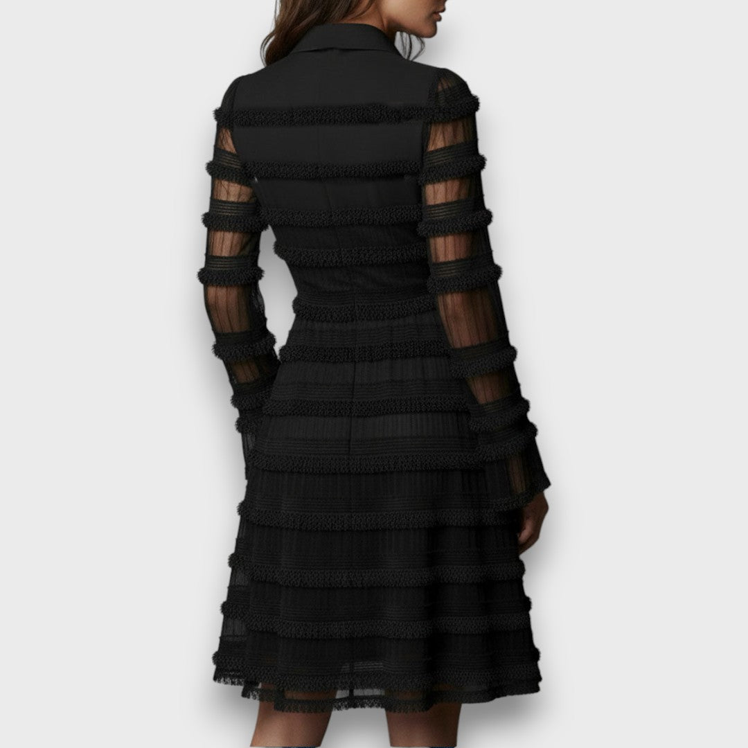 Noémie™ — Robe noire élégante à texture raffinée